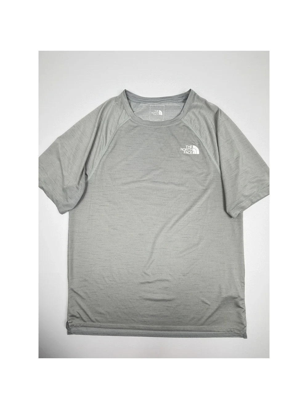 The North Face Mens Medium FlashDry Short Sleeve Performance Shirt Gray